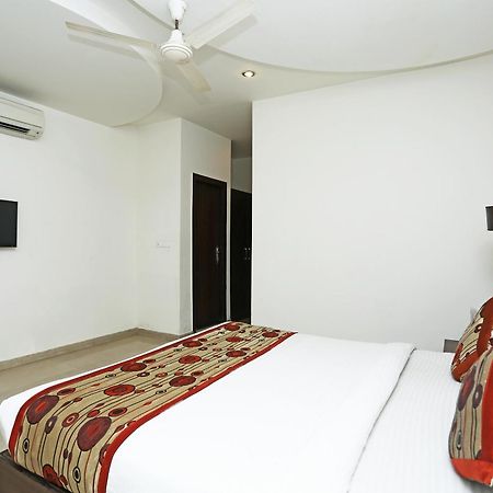 Capital O 3600 Hotel Royal Windsor Kāthgodām Extérieur photo