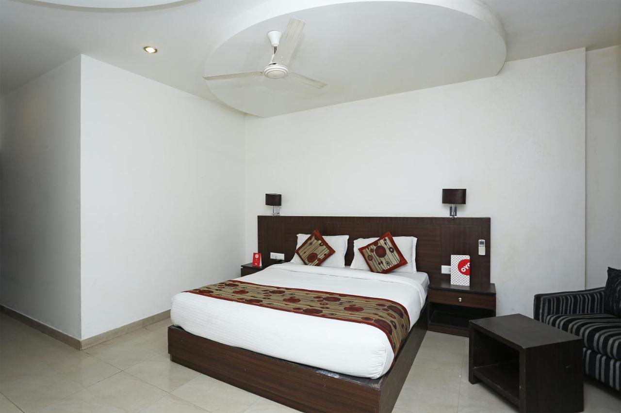 Capital O 3600 Hotel Royal Windsor Kāthgodām Extérieur photo