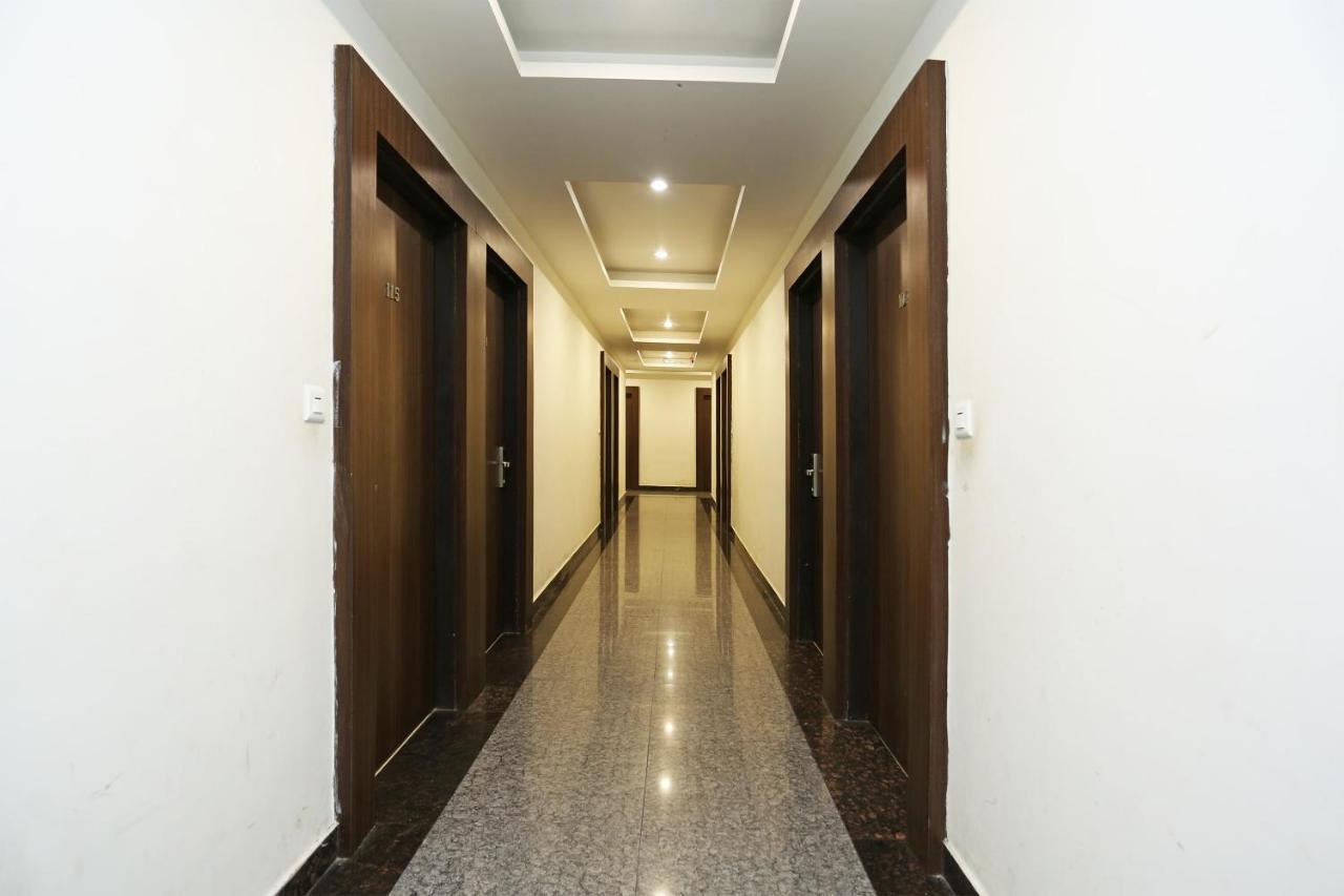 Capital O 3600 Hotel Royal Windsor Kāthgodām Extérieur photo